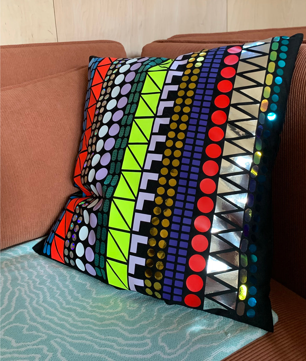 Waldraud-Starstyling-Pattern-Lines-Cushion-01